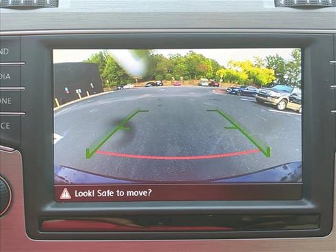 Used 2016 Volkswagen Golf S image 13