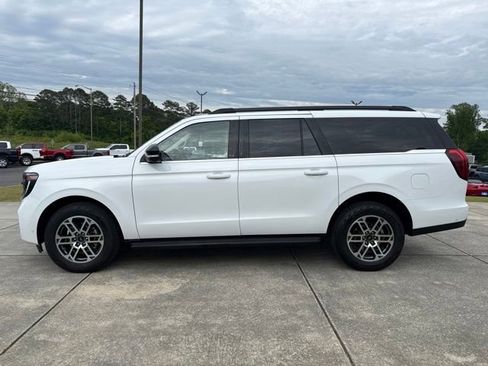 Used 2025 Ford Expedition Max Active AWD/4WD image 4