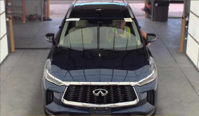 Used 2024 INFINITI QX60 Luxe w/ Vision Package AWD/4WD image 2