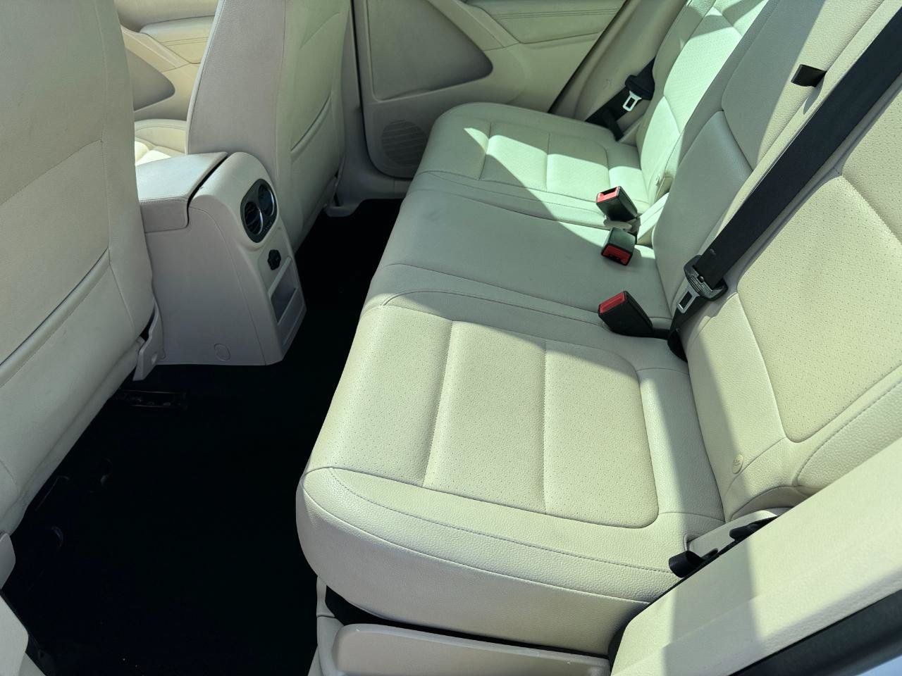 Used 2016 Volkswagen Tiguan SE FWD image 17