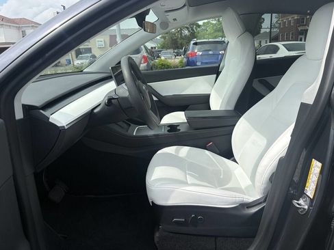 Used 2022 Tesla Model Y Long Range AWD/4WD image 19
