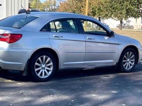Used 2012 Chrysler 200 Touring image 4