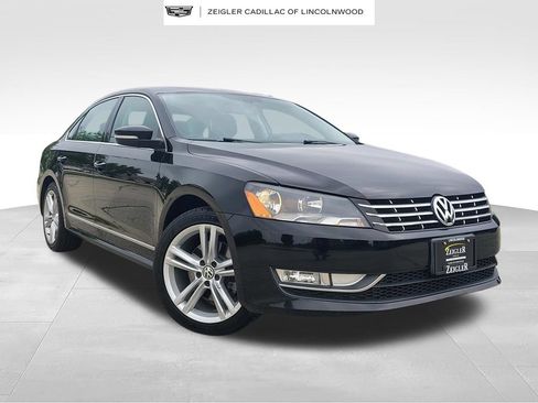 Used 2015 Volkswagen Passat TDI SEL Premium FWD image 1