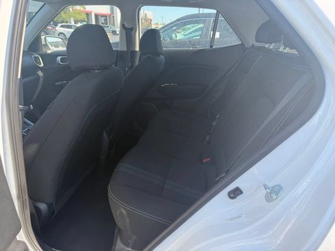 Used 2025 Hyundai Venue SEL FWD image 8