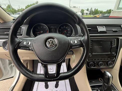 Used 2018 Volkswagen Passat 2.0T R-Line w/ R-Line Lighting Package FWD image 14