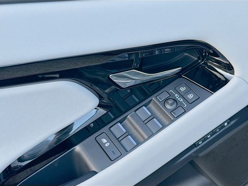 New 2026 Land Rover Range Rover Evoque Hoxton AWD/4WD image 22
