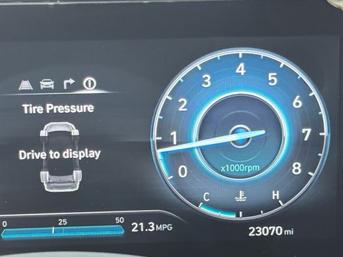 Used 2025 Hyundai Elantra SEL image 42