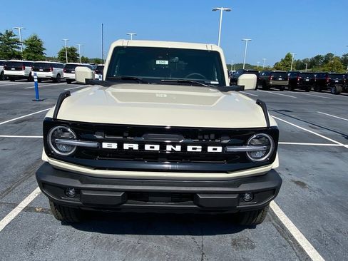 New 2026 Ford Bronco Outer Banks AWD/4WD image 2