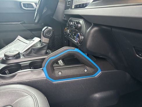 Certified 2024 Ford Bronco Black Diamond image 42