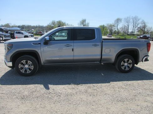 New 2026 GMC Sierra 1500 SLE image 10