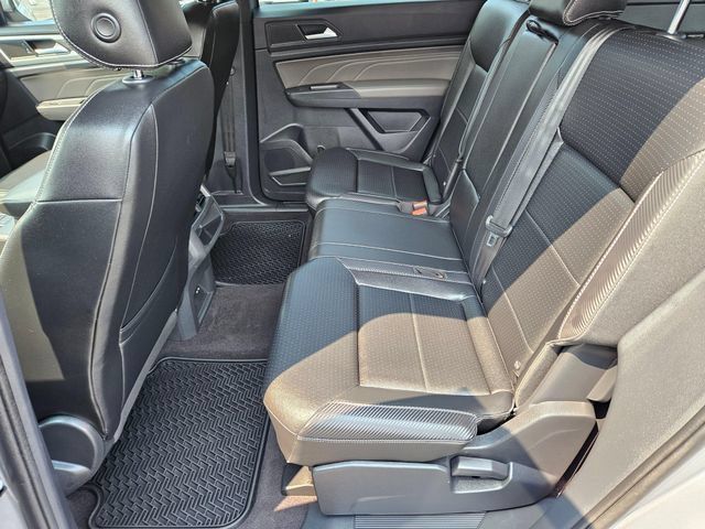 Used 2021 Volkswagen Atlas Cross Sport SE AWD/4WD image 16