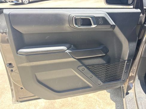 Used 2025 Ford Bronco 4-Door AWD/4WD image 16