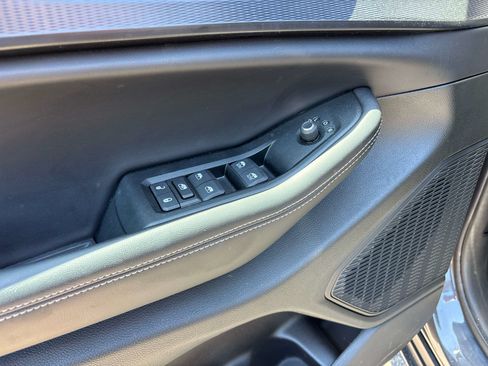 Used 2024 Jeep Grand Cherokee L Altitude AWD/4WD image 13