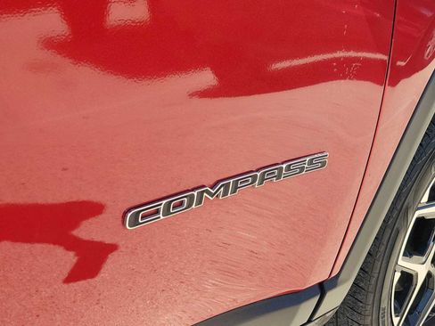 Used 2025 Jeep Compass Limited AWD/4WD image 11