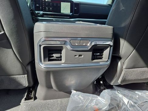 New 2026 GMC Sierra 1500 SLT image 33