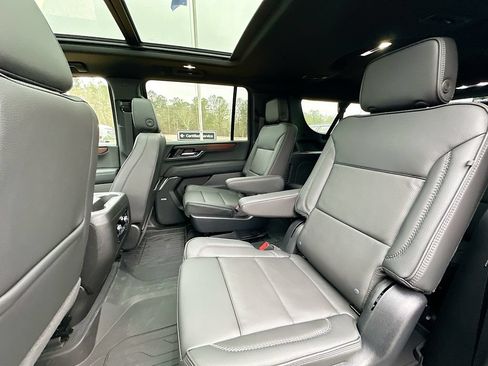 New 2026 GMC Yukon XL Denali w/ Sun & Power Step Package AWD/4WD image 4