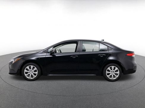 Used 2025 Toyota Corolla LE FWD image 4