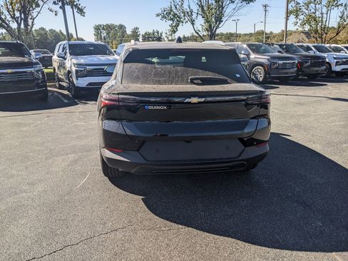 New 2026 Chevrolet Equinox EV LT image 7