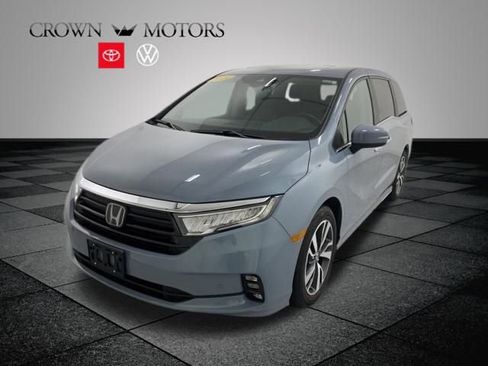 Used 2024 Honda Odyssey Touring image 3