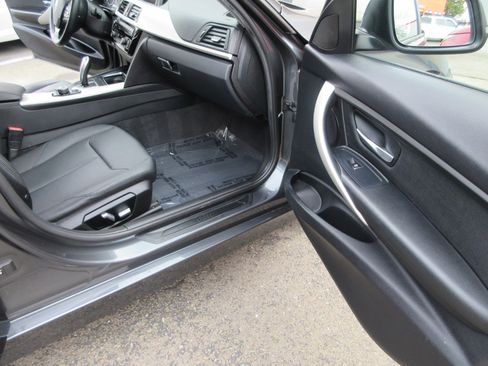 Used 2016 BMW 320i Sedan image 20