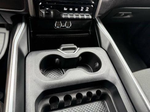 Used 2024 RAM 3500 Big Horn w/ Sport Appearance Package image 28