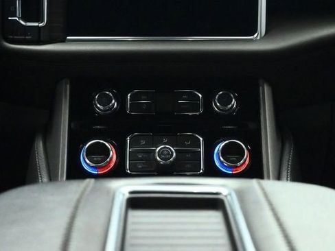 Used 2021 GMC Yukon Denali w/ Denali Premium Package RWD image 38