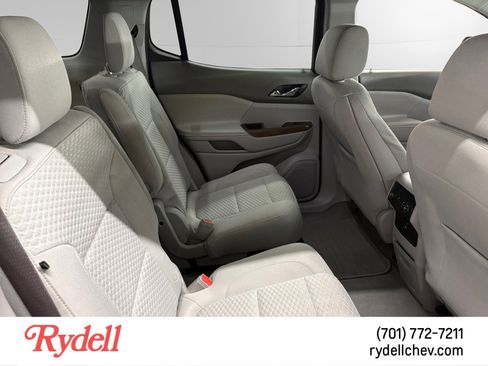 Used 2018 GMC Acadia SLE AWD/4WD image 18