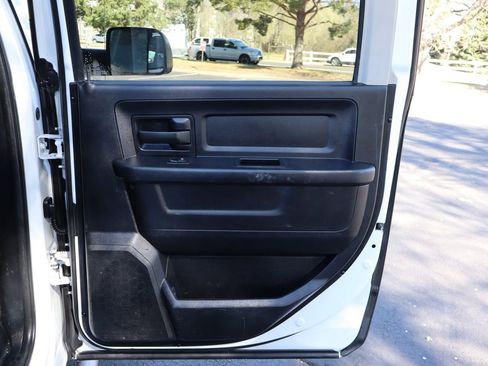 Used 2018 RAM 2500 Tradesman w/ Chrome Appearance Group image 25