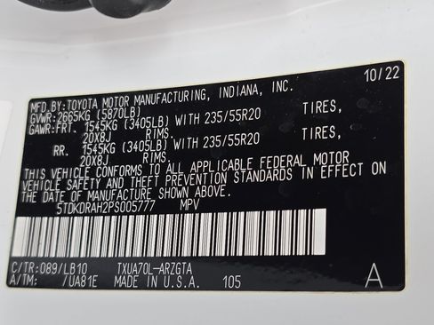 Used 2023 Toyota Highlander Limited FWD image 36