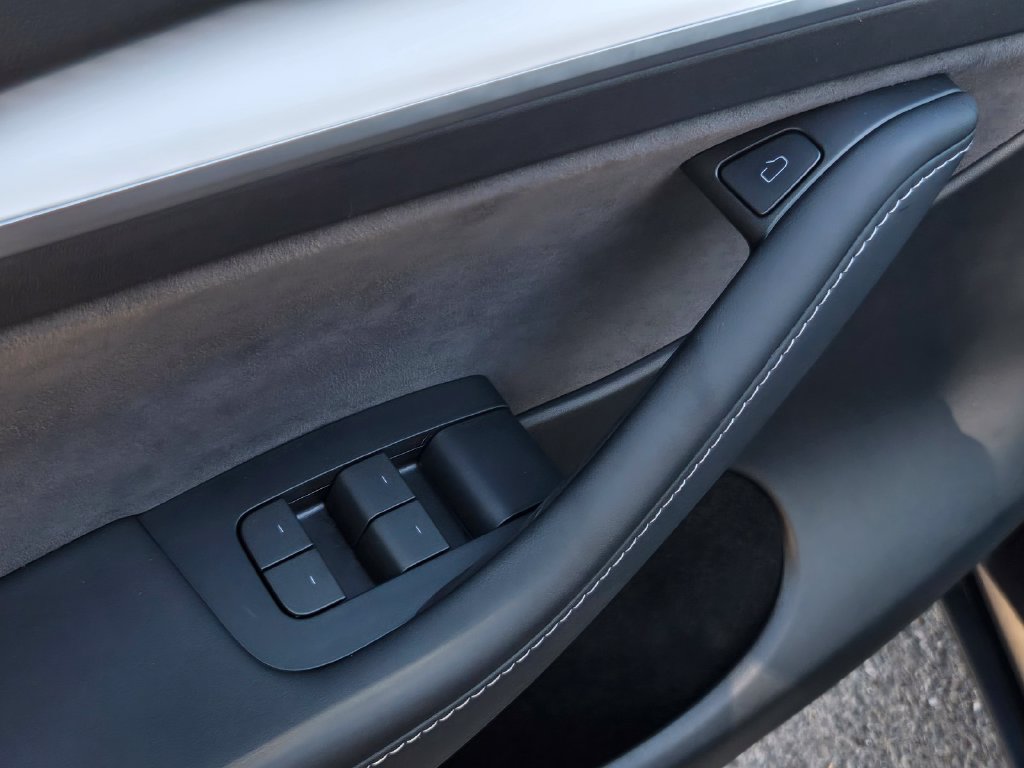 Used 2024 Tesla Model Y Long Range RWD image 12