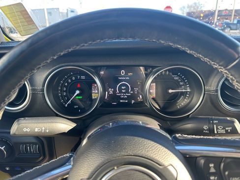 Used 2022 Jeep Wrangler Unlimited Sahara w/ Cold Weather Group image 15