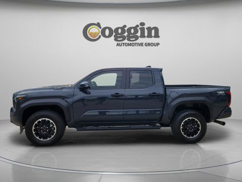 Used 2024 Toyota Tacoma TRD Off-Road image 2