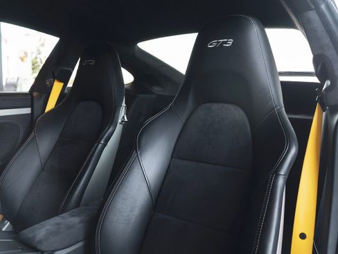 Used 2015 Porsche 911 GT3 RWD image 5