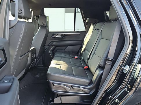 Used 2025 Chevrolet Tahoe Z71 AWD/4WD image 16
