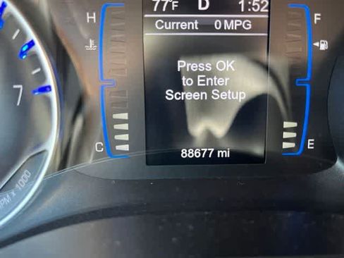 Used 2017 Chrysler Pacifica Touring-L FWD image 8