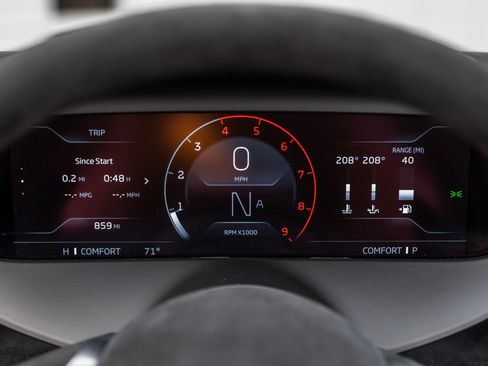 Used 2024 McLaren 750S Spider RWD image 45