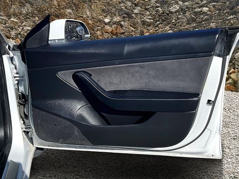 Used 2020 Tesla Model 3 Standard Range image 21