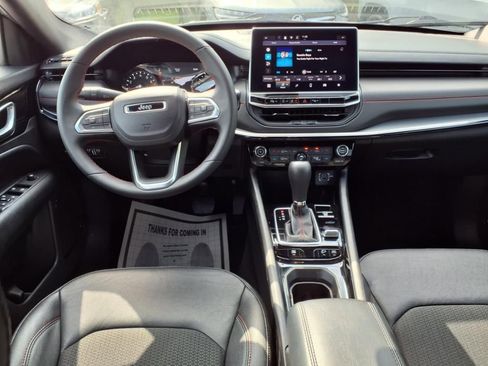 Used 2024 Jeep Compass Trailhawk image 11