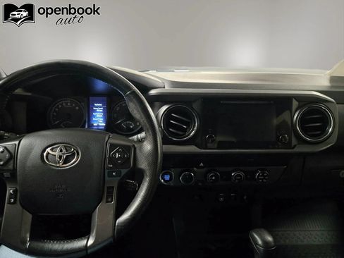 Used 2019 Toyota Tacoma TRD Sport AWD/4WD image 13