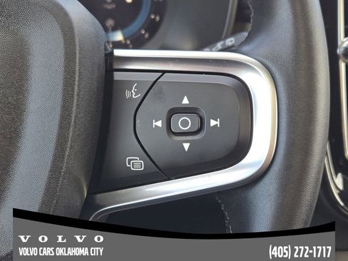 Certified 2025 Volvo XC40 B5 Core image 28