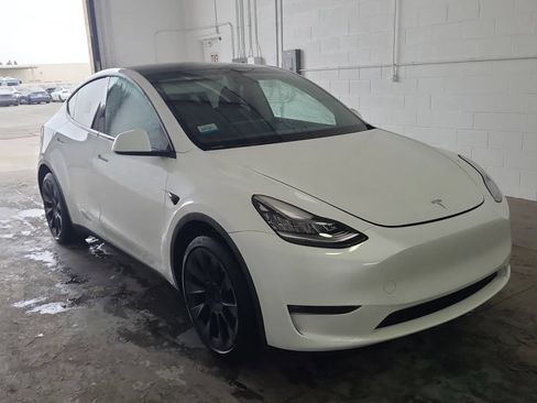 Used 2023 Tesla Model Y Long Range AWD/4WD image 1
