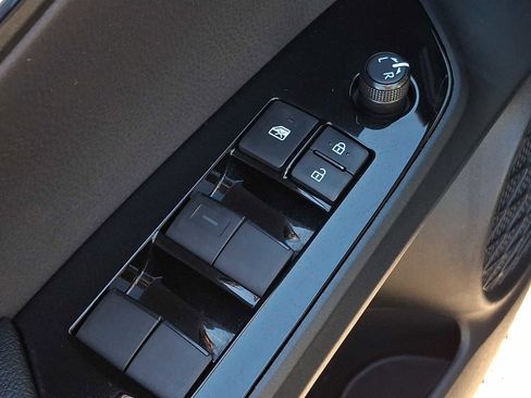 Used 2021 Toyota Prius Prime Limited FWD image 24