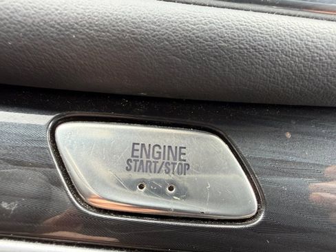 Used 2021 Buick Enclave Essence AWD/4WD image 30