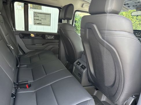 New 2025 INEOS Grenadier Fieldmaster Edition image 31