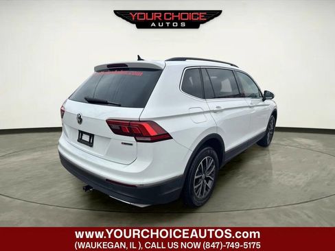 Used 2020 Volkswagen Tiguan SE w/ Panoramic Sunroof Package image 5