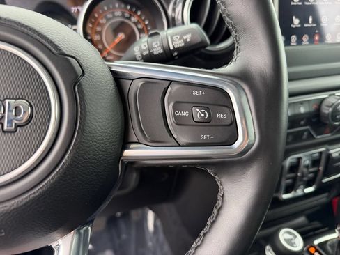 Used 2021 Jeep Wrangler Unlimited Sahara AWD/4WD image 19