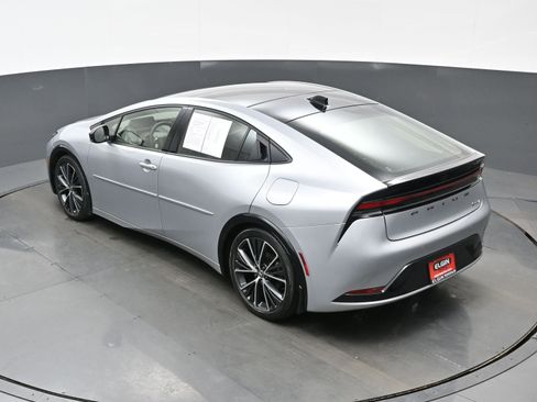 Used 2025 Toyota Prius XLE image 39