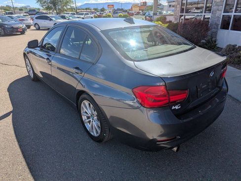 Used 2017 BMW 320i Sedan RWD image 3