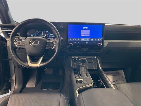 Used 2024 Lexus GX 550 image 24