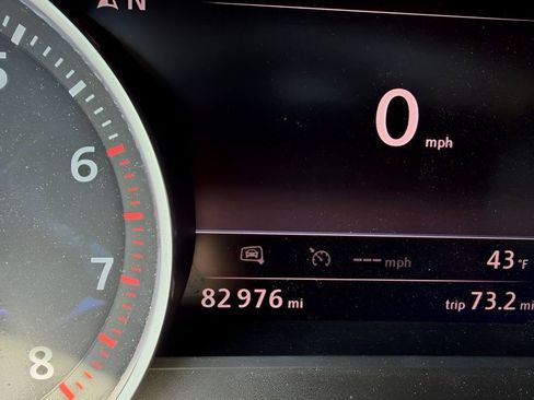 Used 2015 Volkswagen Touareg Lux image 29